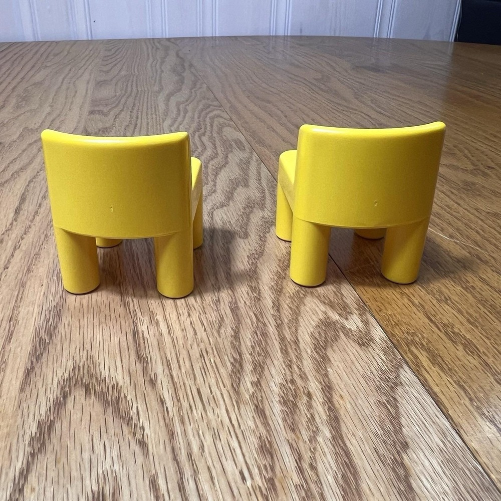 Little Tikes Vintage Dollhouse Patio Furniture Table & 2 Yellow Chairs Picnic - Picture 11 of 12
